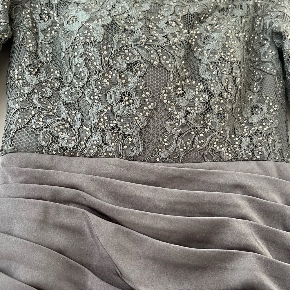 La Femme Elbow Sleeve Floral Lace with Ruching Gown 24926 in Platinum 4, NWT - Picture 6 of 9